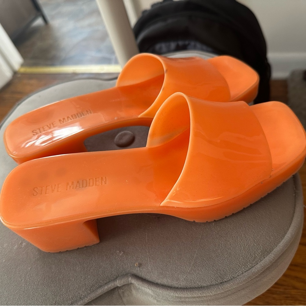 Steve Madden jelly platform sandal. Never worn!